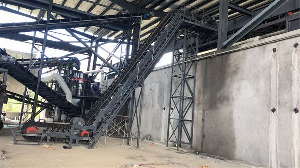 大倾角输送机安装现场